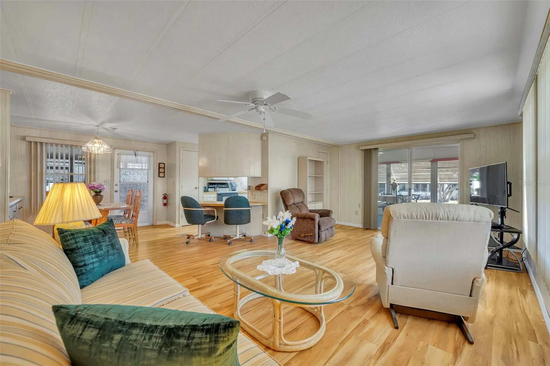 19 Hawaiian Way Leesburg FL 34788