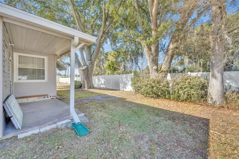 19 Hawaiian Way Leesburg FL 34788