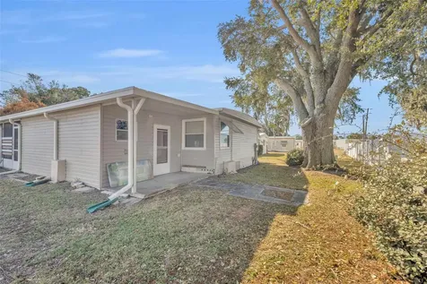 19 Hawaiian Way Leesburg FL 34788