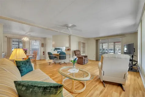19 Hawaiian Way Leesburg FL 34788