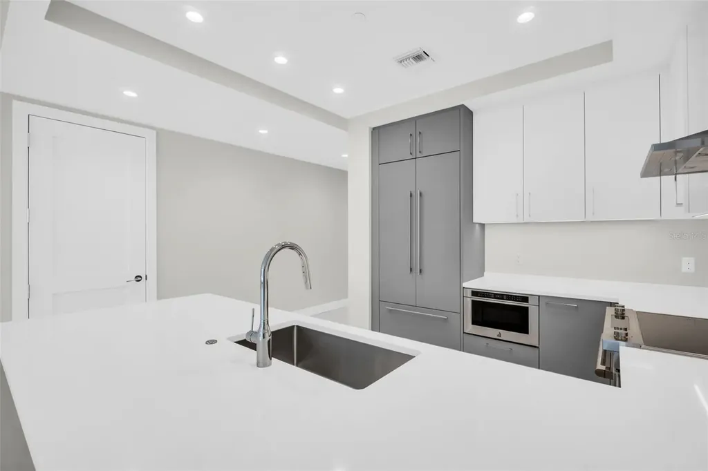 275 1st Avenue S St Petersburg FL 33701