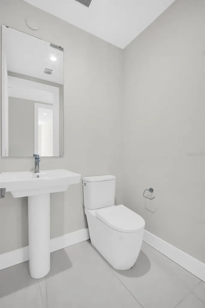 275 1st Avenue S St Petersburg FL 33701