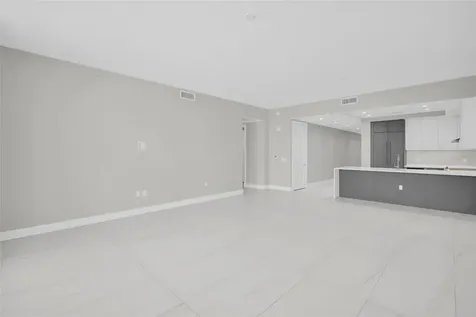 275 1st Avenue S St Petersburg FL 33701