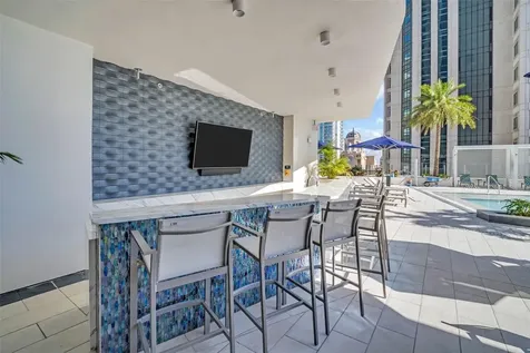 275 1st Avenue S St Petersburg FL 33701
