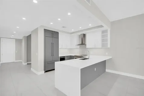 275 1st Avenue S St Petersburg FL 33701