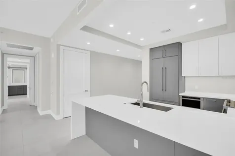 275 1st Avenue S St Petersburg FL 33701