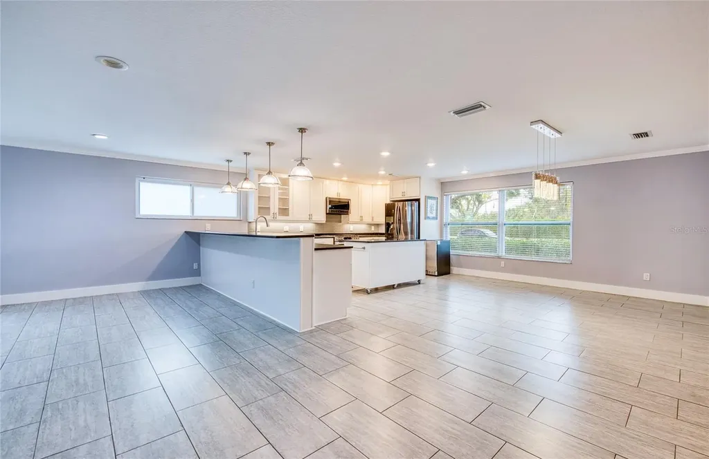 6408 7th Avenue N St Petersburg FL 33710