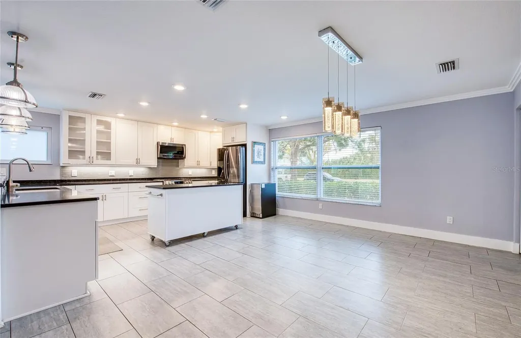 6408 7th Avenue N St Petersburg FL 33710