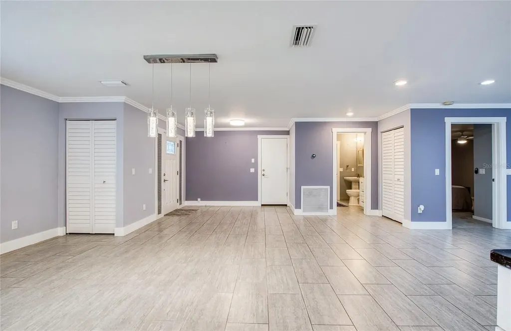 6408 7th Avenue N St Petersburg FL 33710