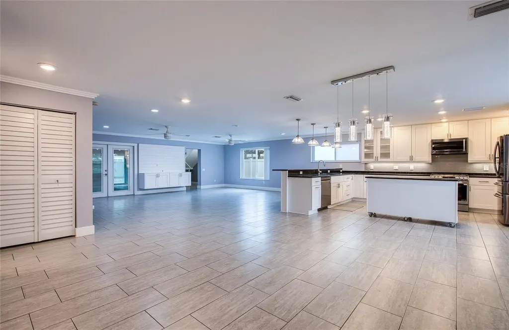 6408 7th Avenue N St Petersburg FL 33710