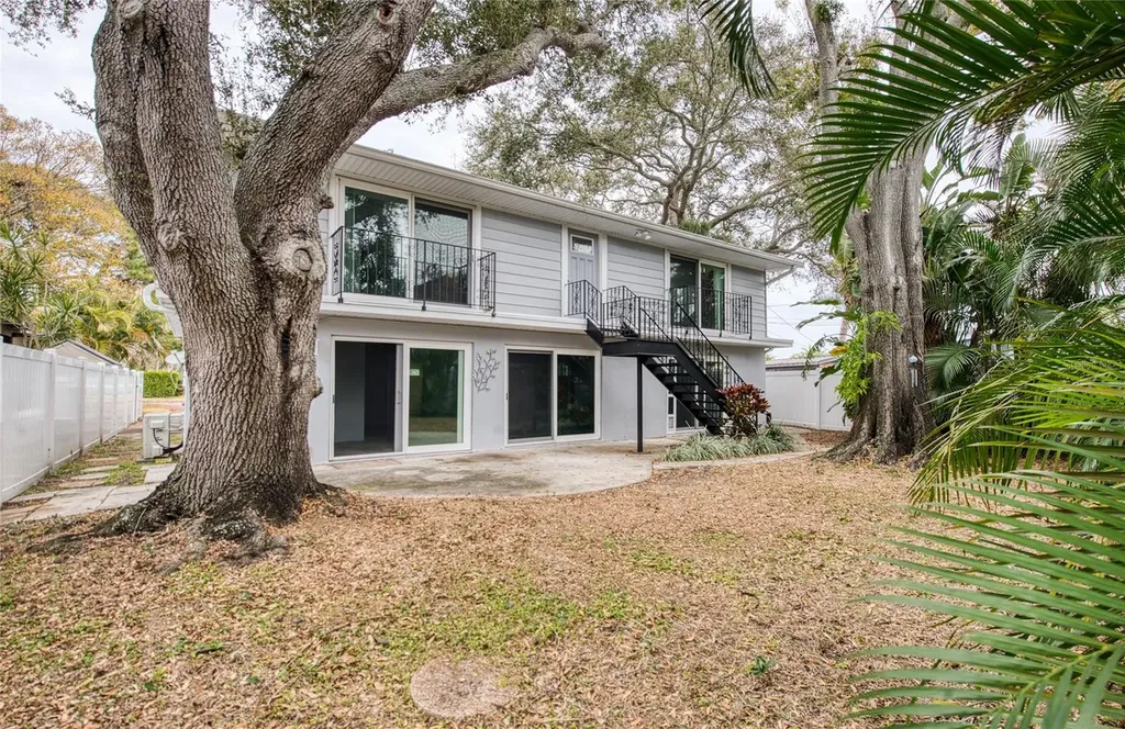 6408 7th Avenue N St Petersburg FL 33710