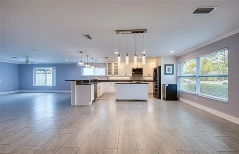 6408 7th Avenue N St Petersburg FL 33710