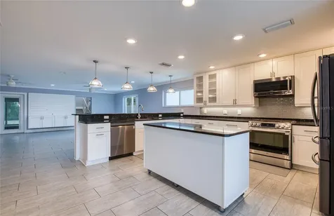 6408 7th Avenue N St Petersburg FL 33710
