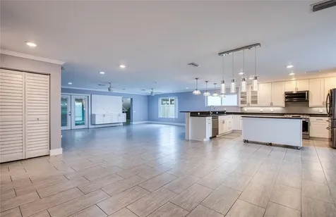 6408 7th Avenue N St Petersburg FL 33710