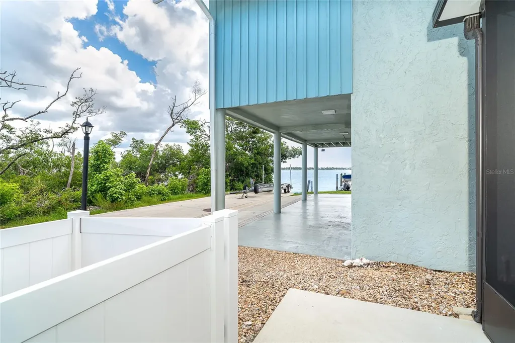 6005 N Beach Road Englewood FL 34223