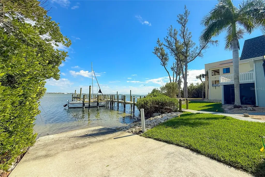6005 N Beach Road Englewood FL 34223
