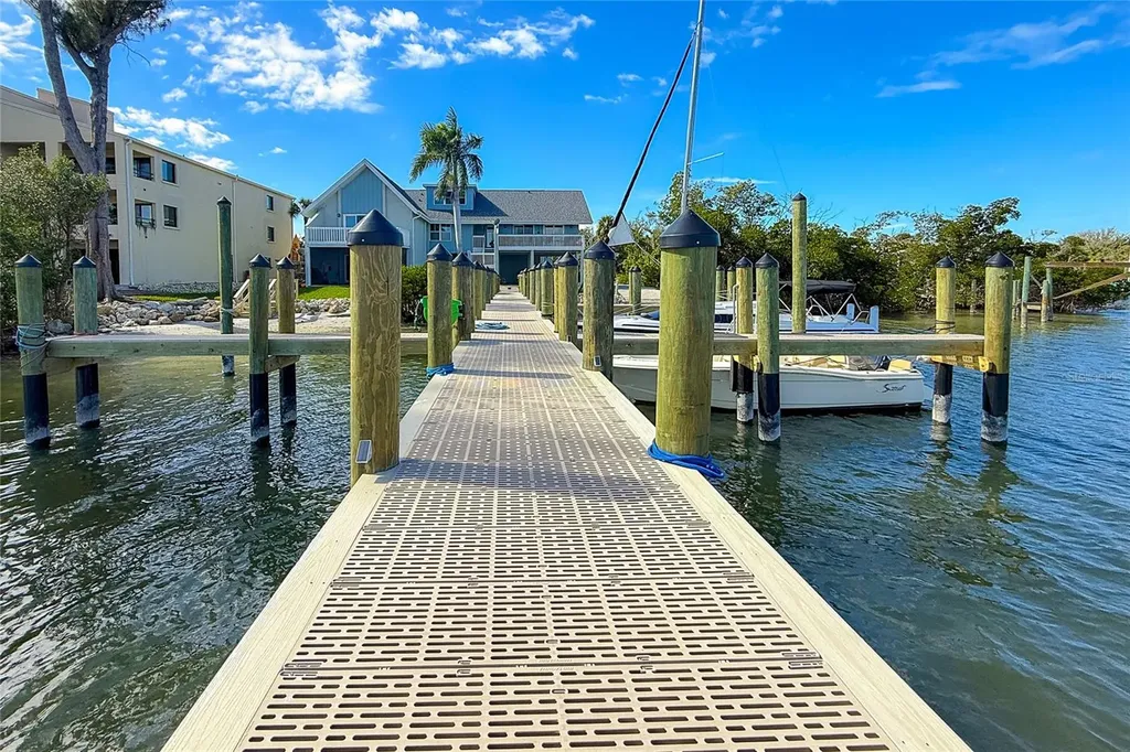 6005 N Beach Road Englewood FL 34223