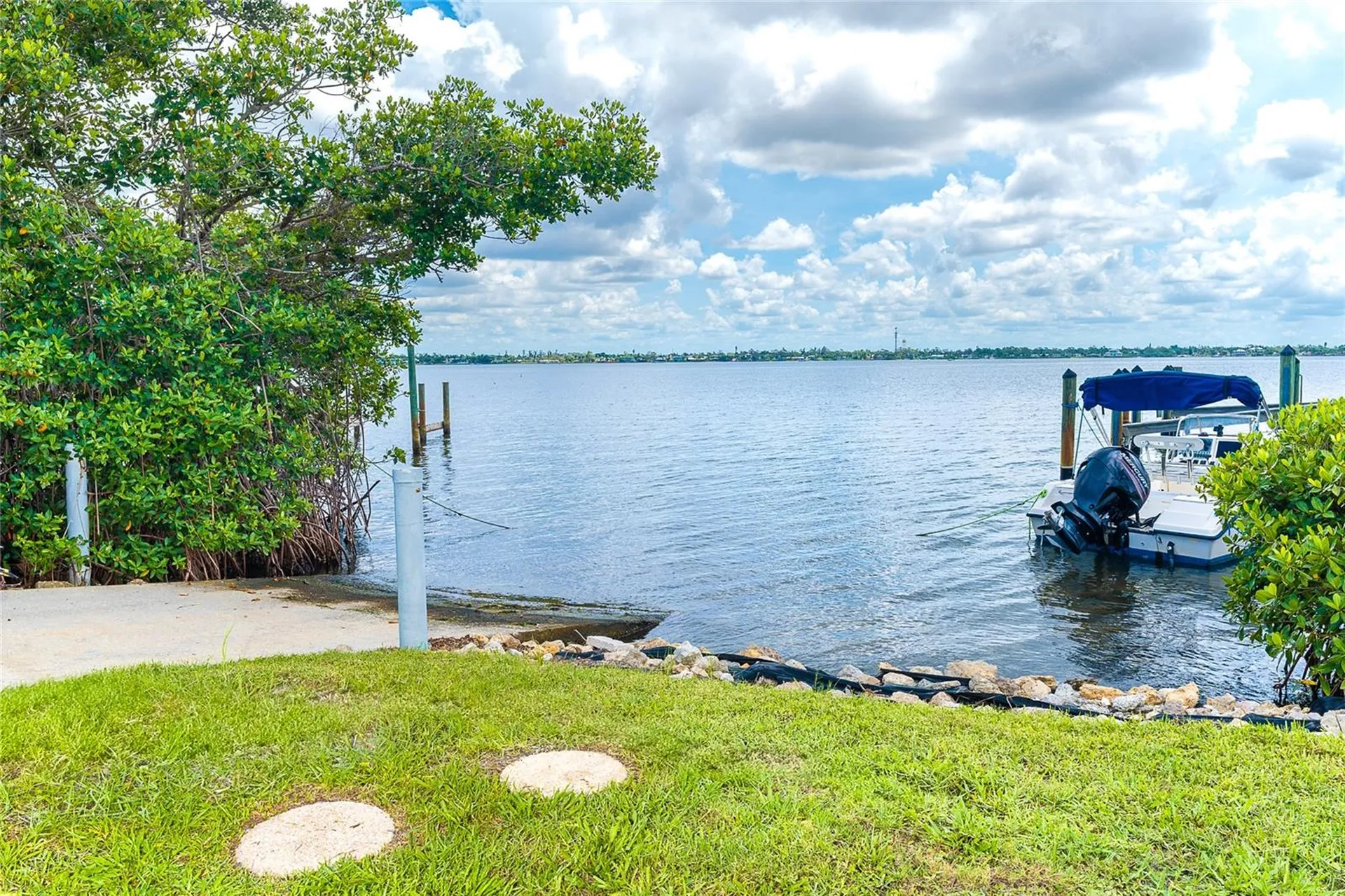 6005 N Beach Road Englewood FL 34223