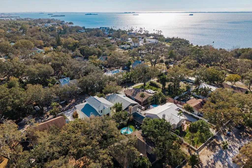 550 Ontario Avenue Crystal Beach FL 34681
