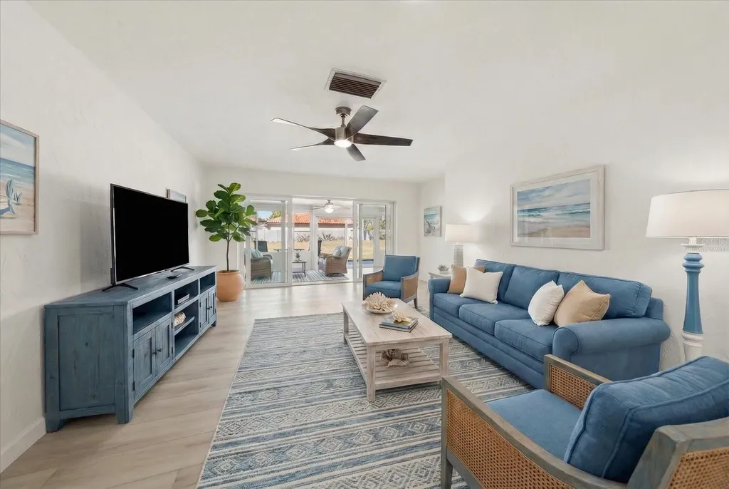 383 Boca Ciega Point Boulevard N St Petersburg FL 33708
