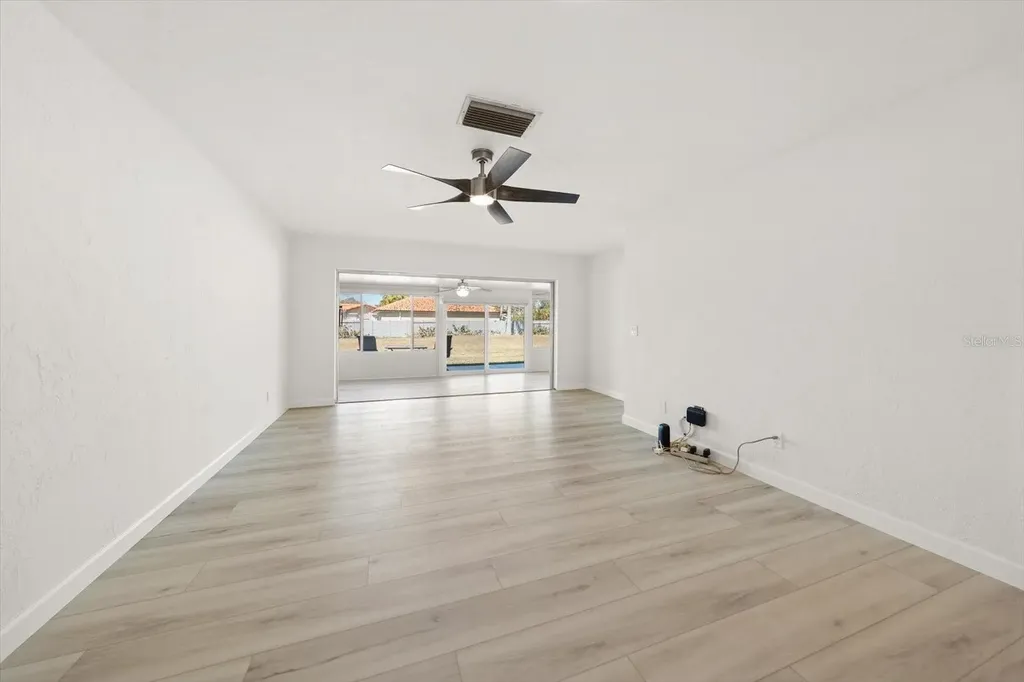 383 Boca Ciega Point Boulevard N St Petersburg FL 33708