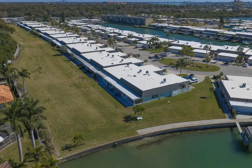 383 Boca Ciega Point Boulevard N St Petersburg FL 33708