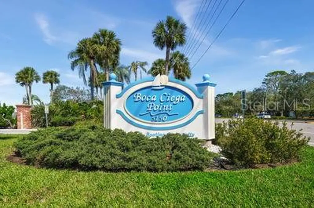 383 Boca Ciega Point Boulevard N St Petersburg FL 33708