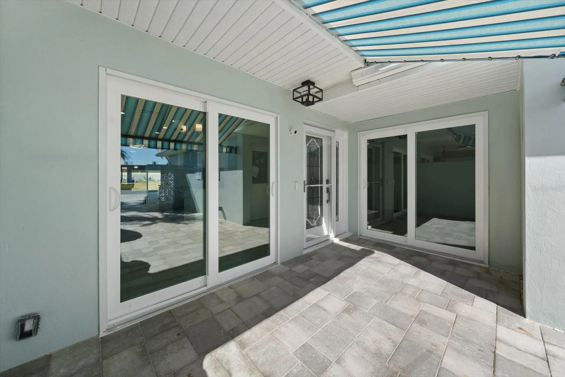 383 Boca Ciega Point Boulevard N St Petersburg FL 33708