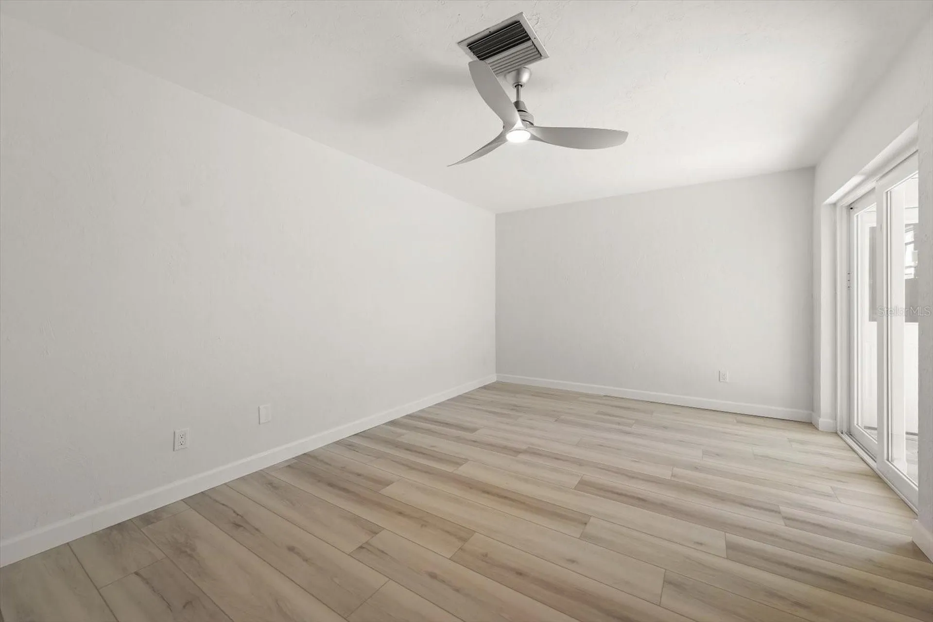 383 Boca Ciega Point Boulevard N St Petersburg FL 33708
