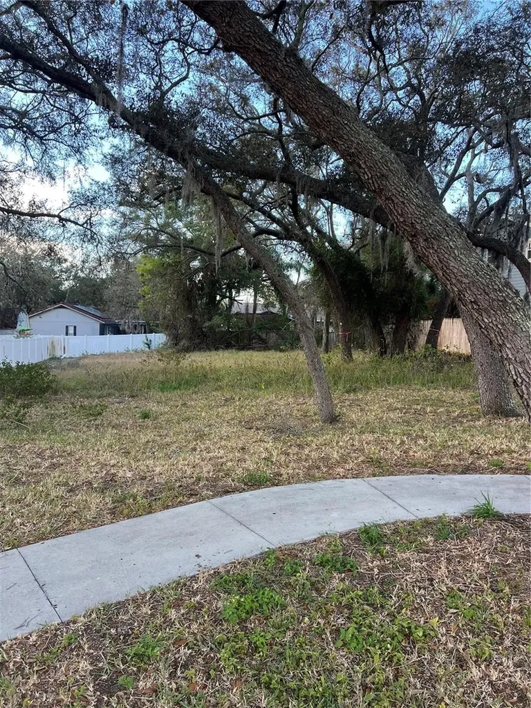 Forde Avenue Tarpon Springs FL 34689
