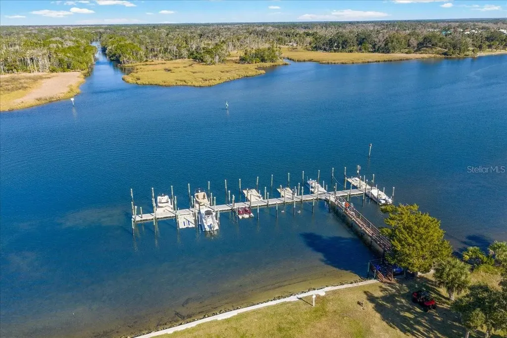 2925 N Rivers Edge Boulevard Crystal River FL 34429
