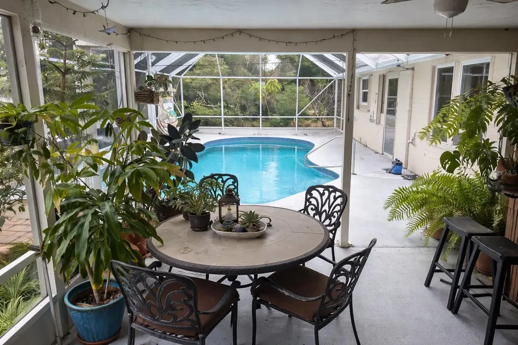 321 Roslyn Avenue New Smyrna Beach FL 32168