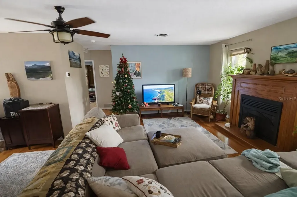 321 Roslyn Avenue New Smyrna Beach FL 32168