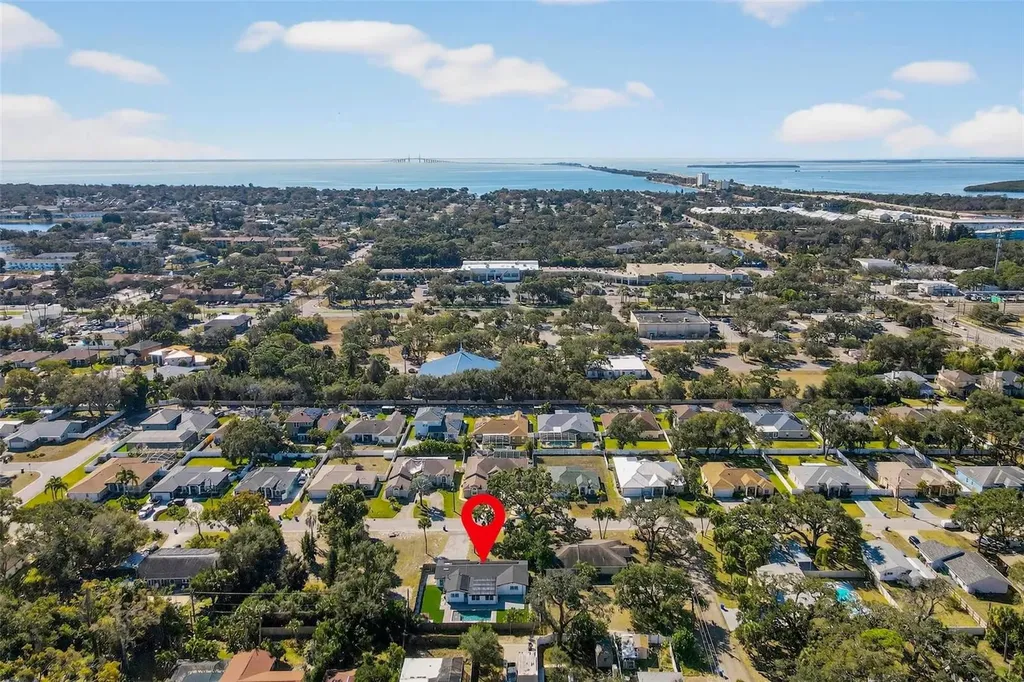 2867 51st Avenue S St Petersburg FL 33712