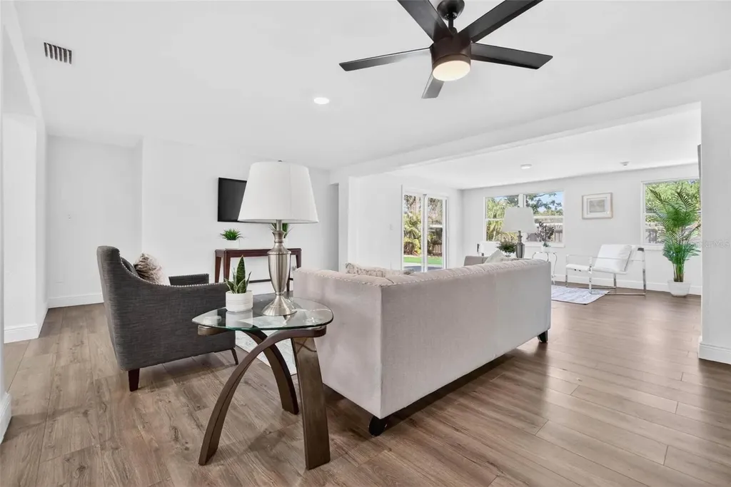 2867 51st Avenue S St Petersburg FL 33712