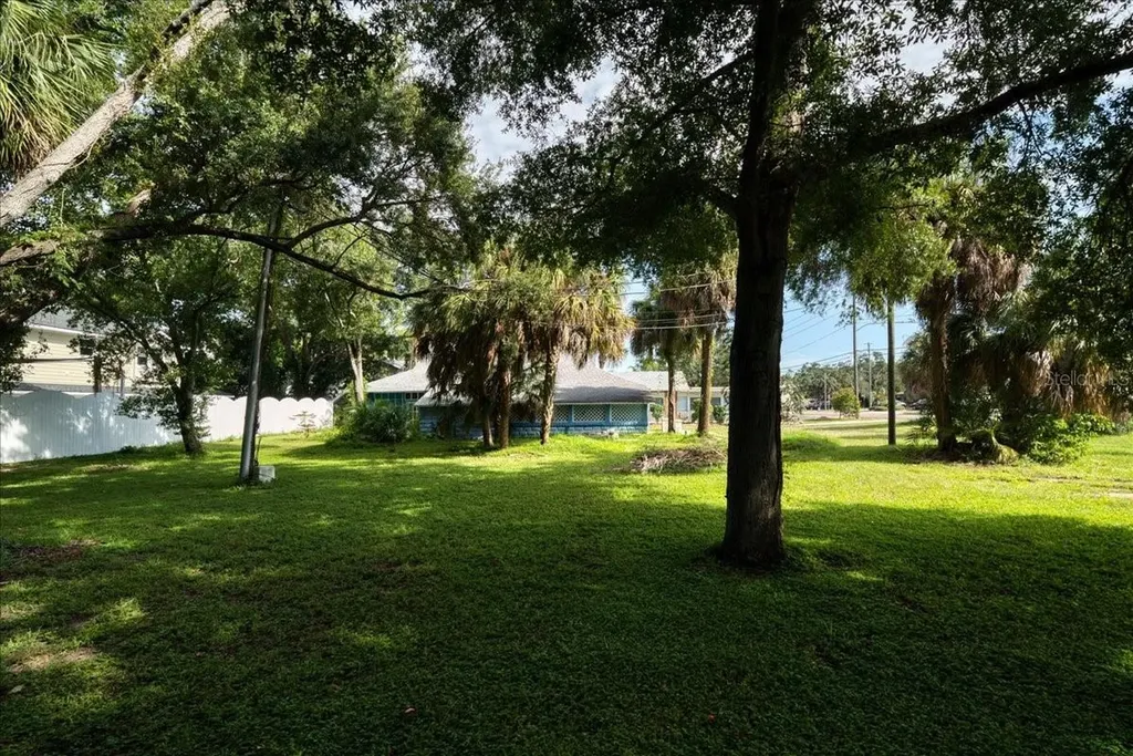 1040 Broadway Dunedin FL 34698