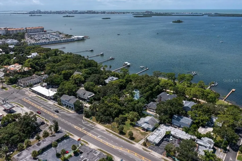 1040 Broadway Dunedin FL 34698