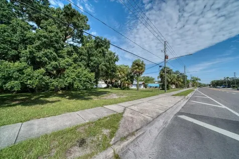 1040 Broadway Dunedin FL 34698