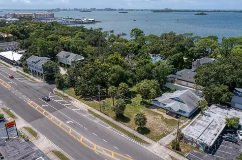 1040 Broadway Dunedin FL 34698