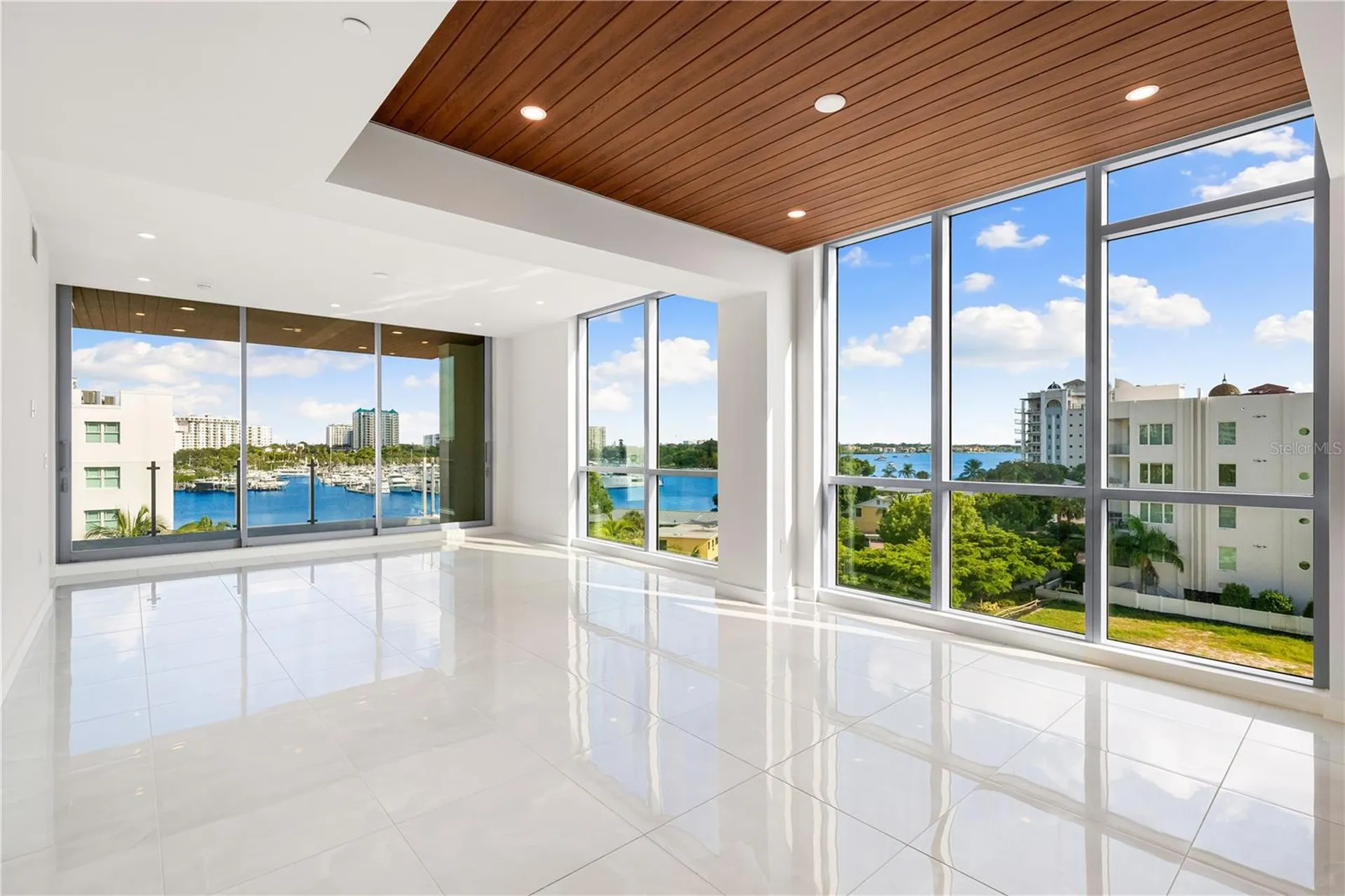 Sarasota FL, 111 Golden Gate Point, Unit 403