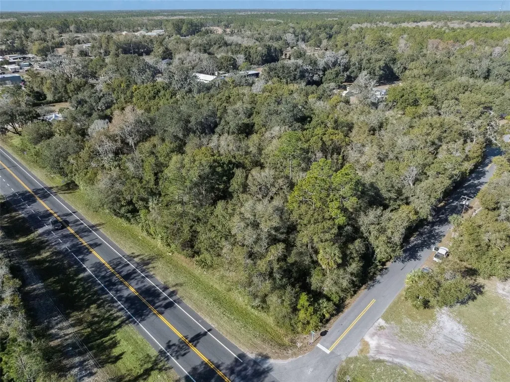E Broad Street Pierson FL 32180