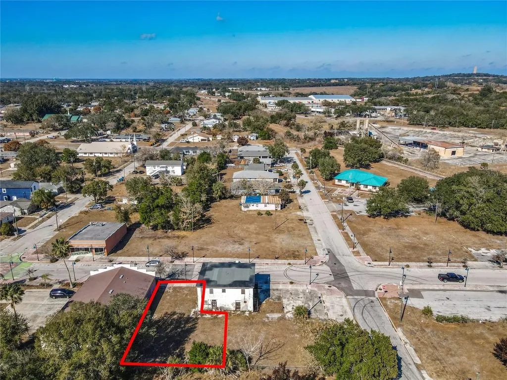 Lincoln Avenue W Lake Wales FL 33853