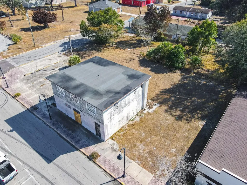 Lincoln Avenue W Lake Wales FL 33853