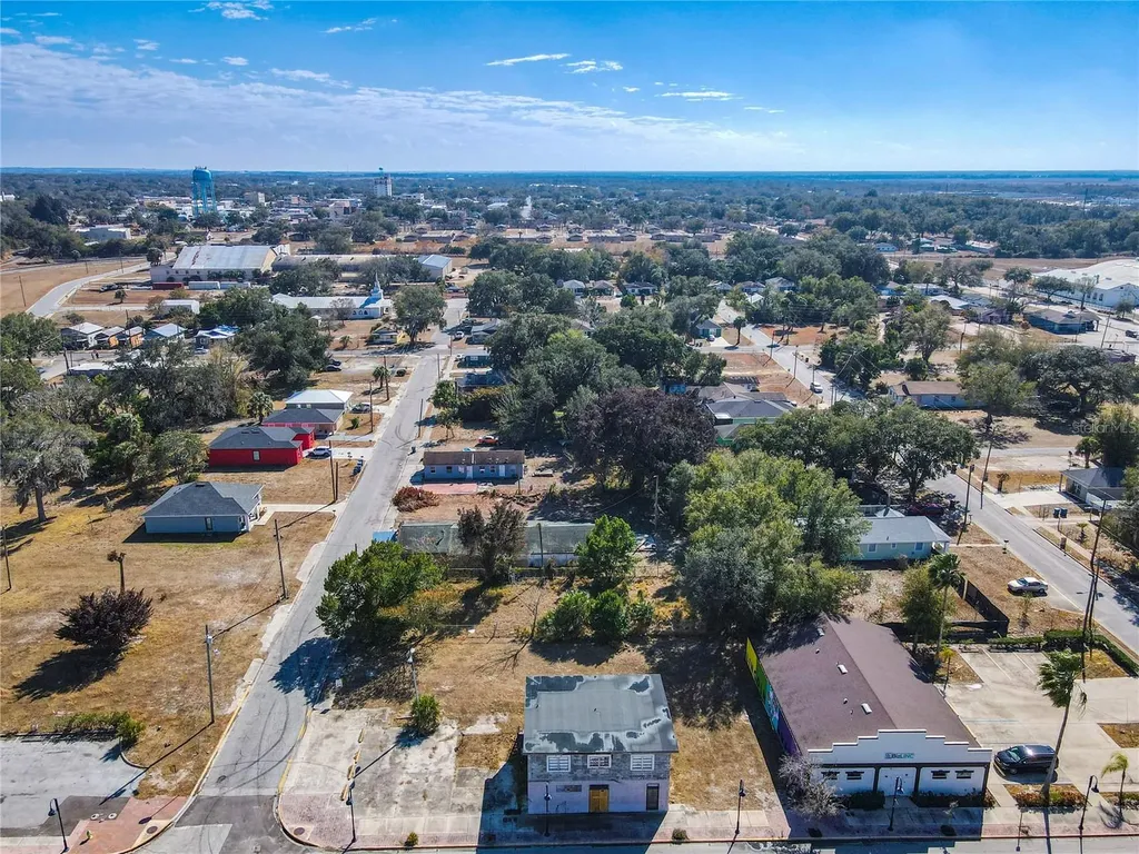 Lincoln Avenue W Lake Wales FL 33853