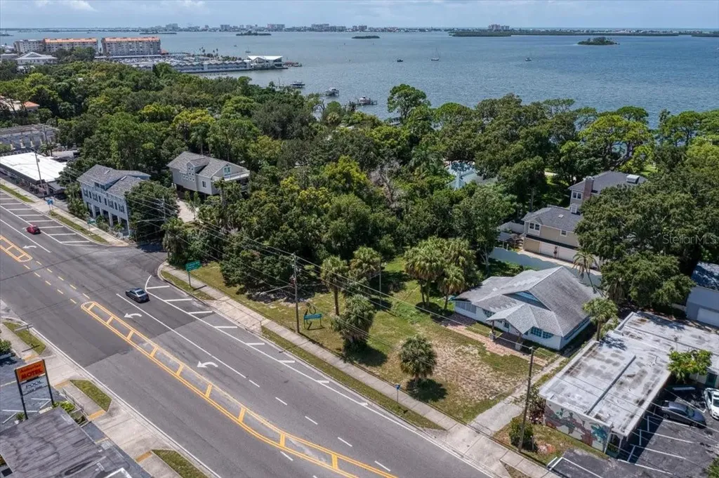 1040 Broadway Dunedin FL 34698