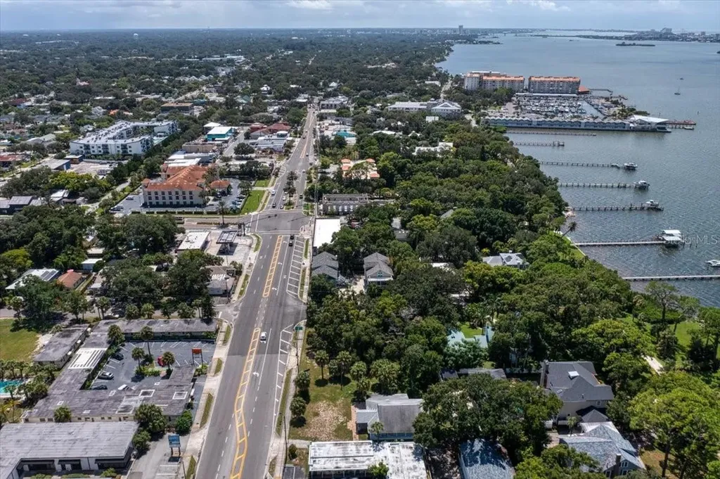 1040 Broadway Dunedin FL 34698