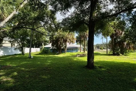 1040 Broadway Dunedin FL 34698