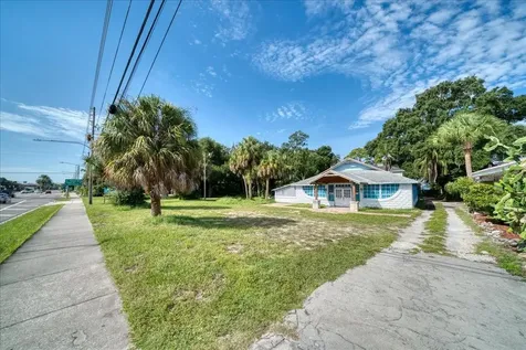 1040 Broadway Dunedin FL 34698