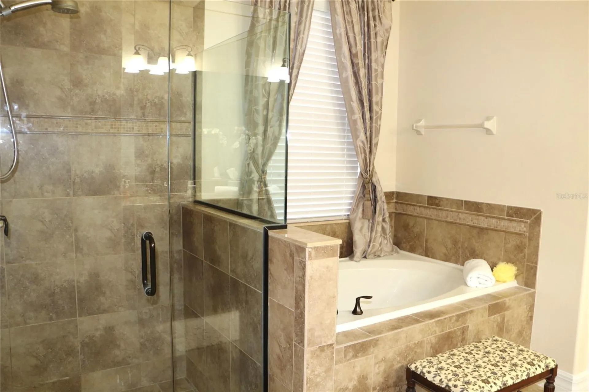 25447 High Hampton Circle Sorrento FL 32776