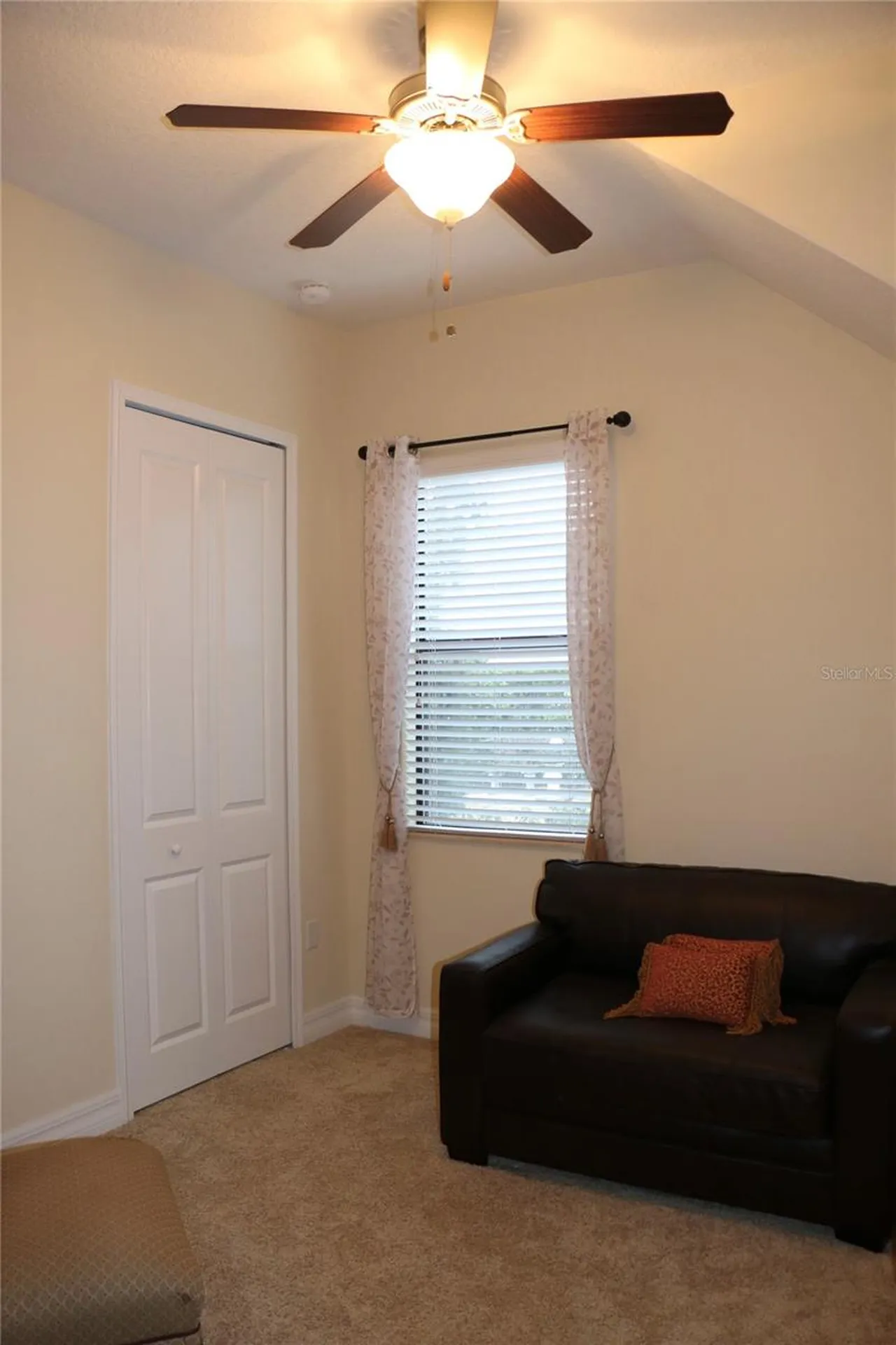 25447 High Hampton Circle Sorrento FL 32776